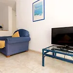 Santa Maria 65 - Two Bed 아데제